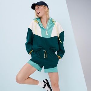 SET OLD NAVY Stretchtech Water-repellent Shorts/Pullover top Large NWT